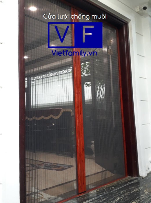 Cửa lưới chống muỗi Vietfamily lắp đặt cho biệt thự